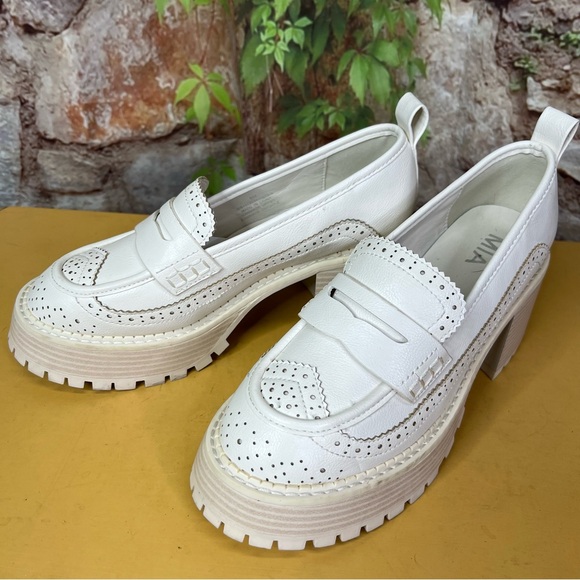MIA Off-White Oxford Platform Loafers, 8M - Picture 4 of 13